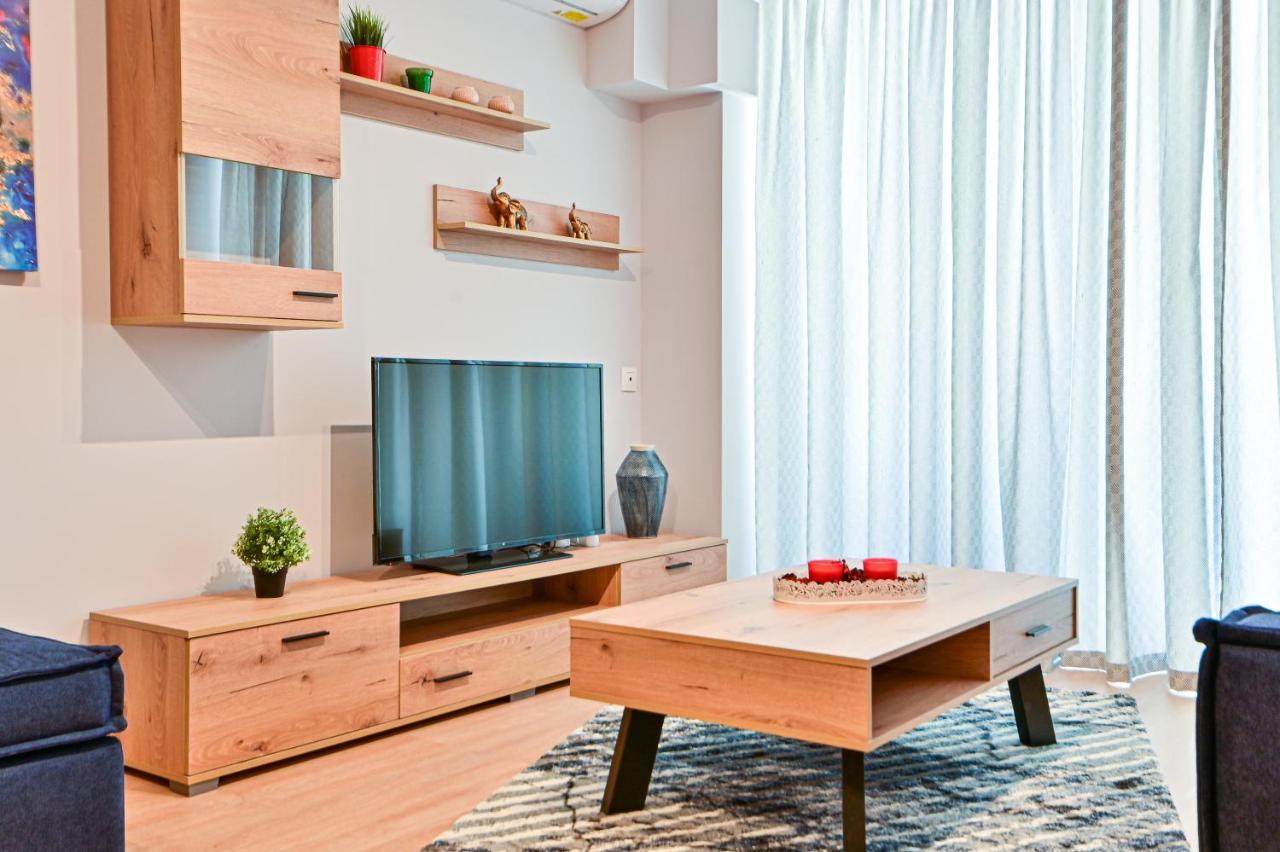 Beautiful New Apartment 5 Min From Piraeus Port ภายนอก รูปภาพ
